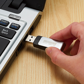 アドテック USB2.0 回転式フラッシュメモリ 8GB ブラック AD-UPTB8G-U2R 1セット(10個)