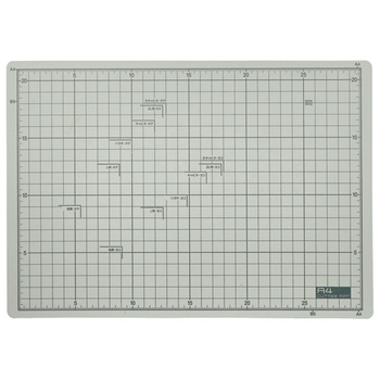 TANOSEE フタル酸エステル不使用 滑りにくいカッターマット A4 225×320mm 1枚